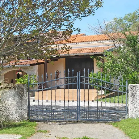 Latin By Interhome Nyaraló